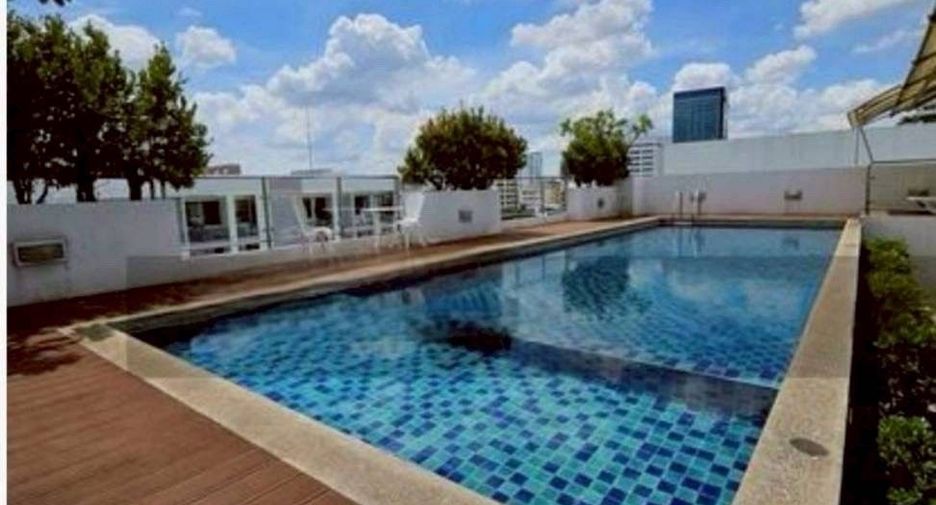 For sale 2 bedrooms condo in Phaya Thai, Bangkok