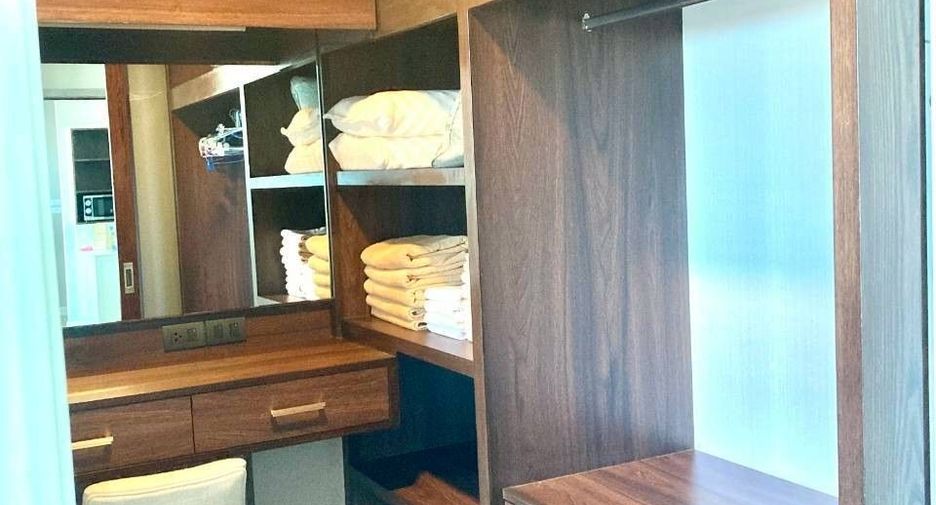 For sale 1 bed condo in Huai Khwang, Bangkok
