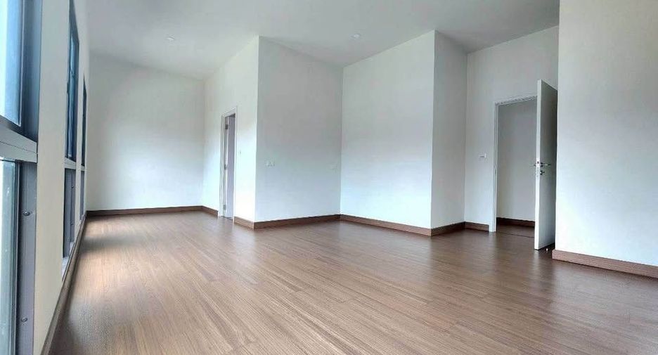 Продажа 4 спальни дом в Лат Крабанг, Бангкок
