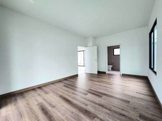 Casa en venta de 4 habitaciones en Lat Krabang, Bangkok