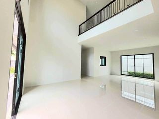 Casa en venta de 4 habitaciones en Lat Krabang, Bangkok