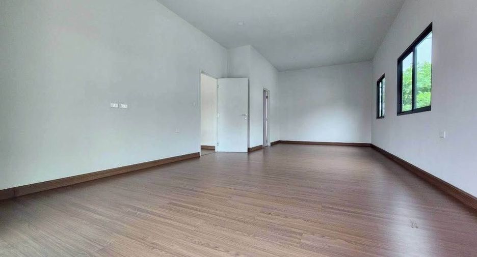 Продажа 4 спальни дом в Лат Крабанг, Бангкок