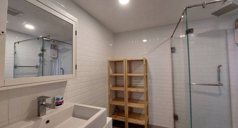 Wohnung zur Miete mit 2 Zimmer in Bang Rak, Bangkok