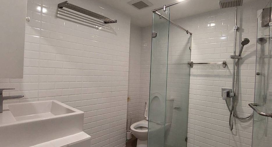Wohnung zur Miete mit 2 Zimmer in Bang Rak, Bangkok