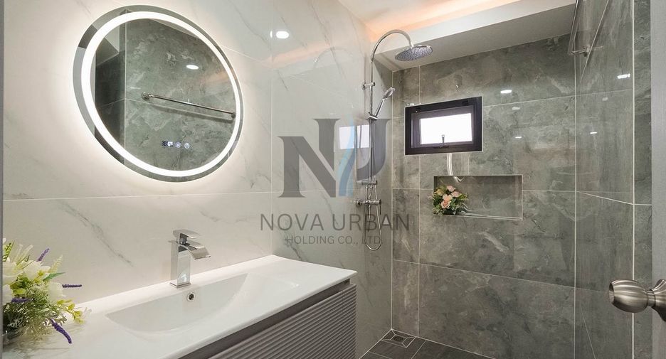 Villa en venta de 4 habitaciones en Bang Lamung, Chonburi
