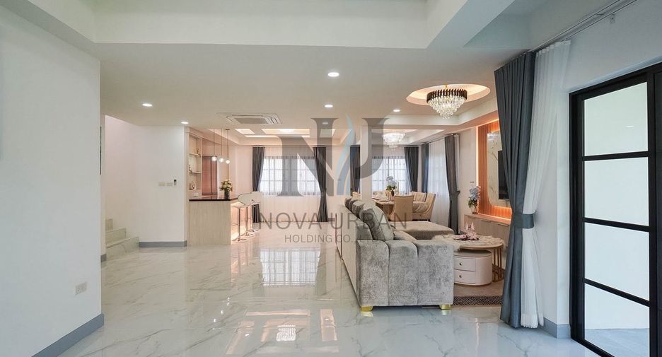 Villa en venta de 4 habitaciones en Bang Lamung, Chonburi