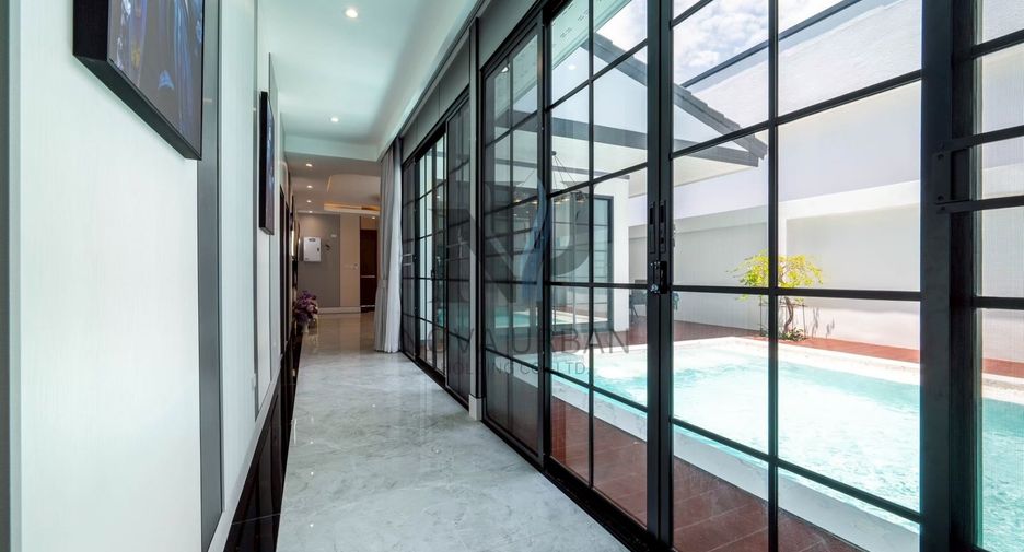 For rent 3 bedrooms villa in East Pattaya, Pattaya