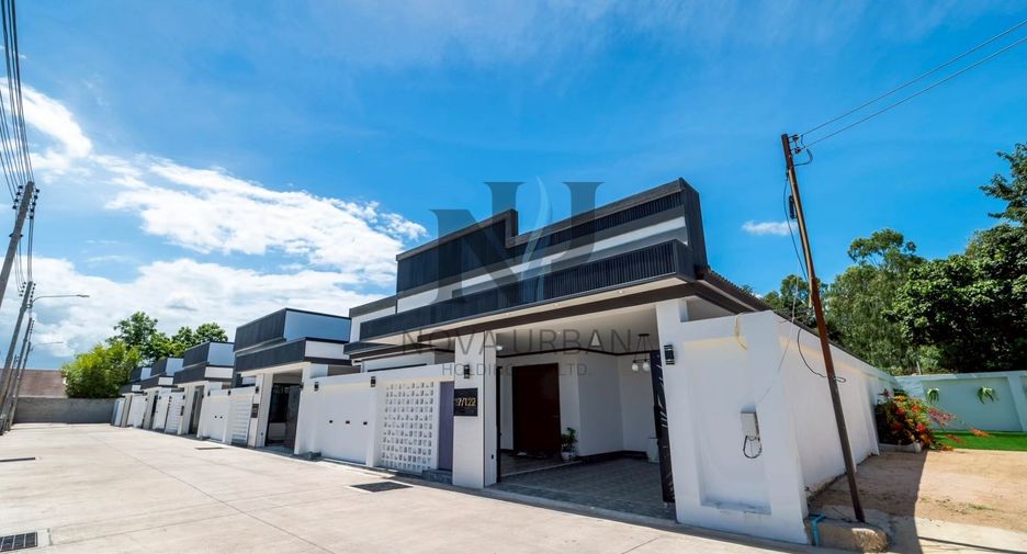 For rent 3 bedrooms villa in East Pattaya, Pattaya