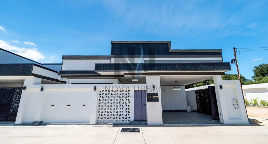 For rent 3 bedrooms villa in East Pattaya, Pattaya