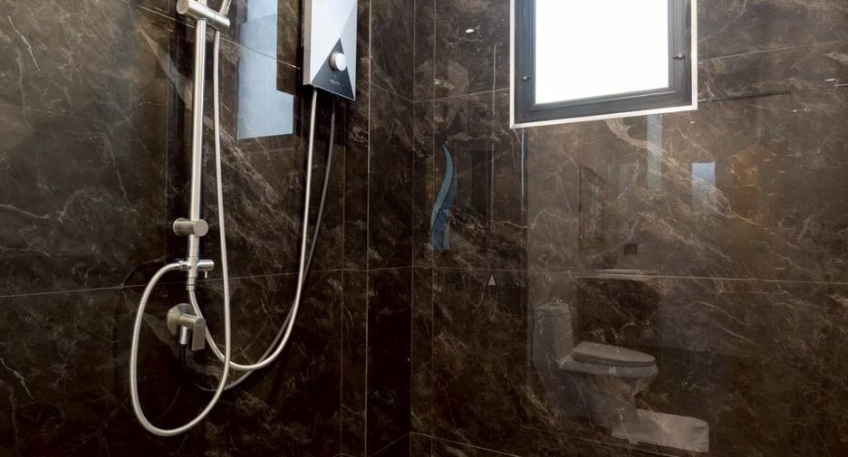 For rent 3 bedrooms villa in East Pattaya, Pattaya