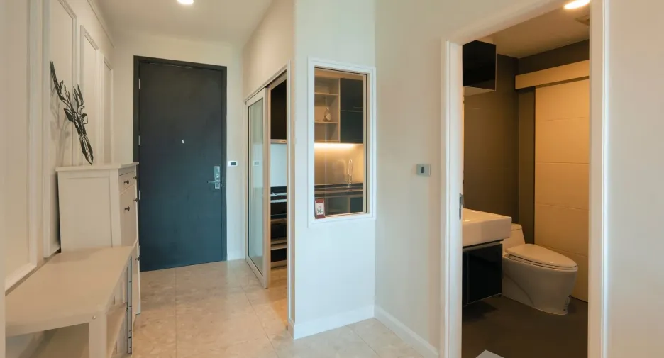 For rent 1 bed condo in Khlong Toei, Bangkok
