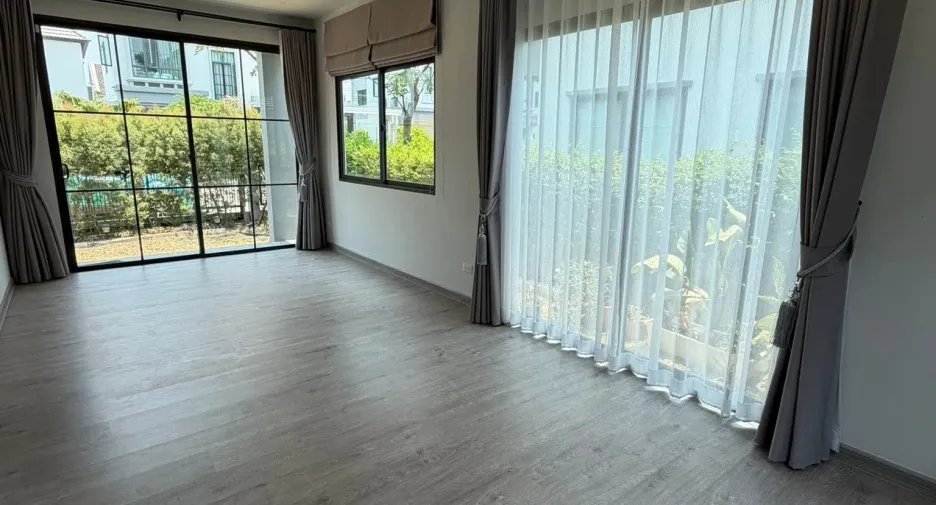 For sale 4 ベッドルーム house in Lat Krabang, Bangkok