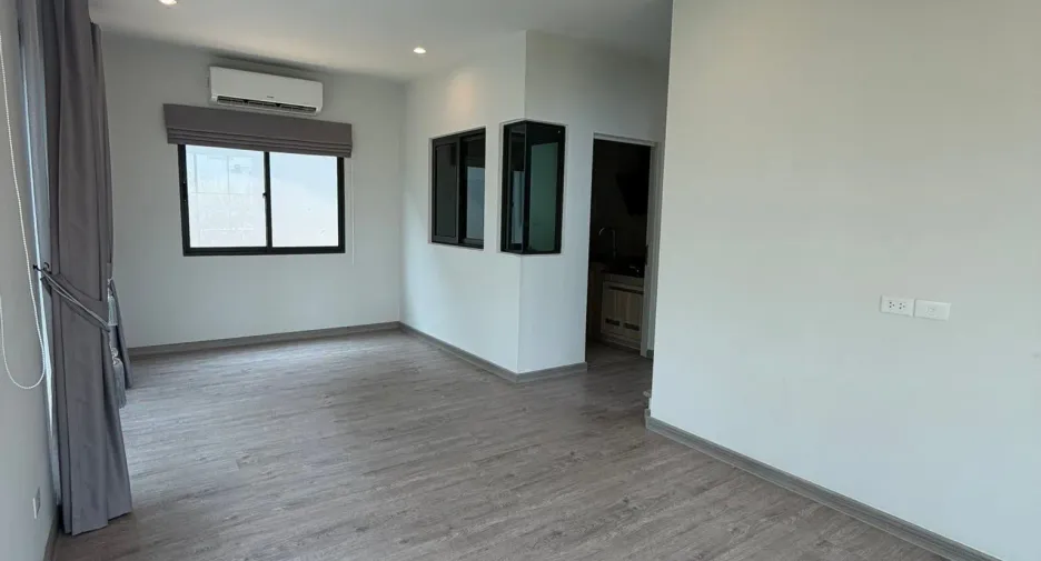 For sale 4 ベッドルーム house in Lat Krabang, Bangkok