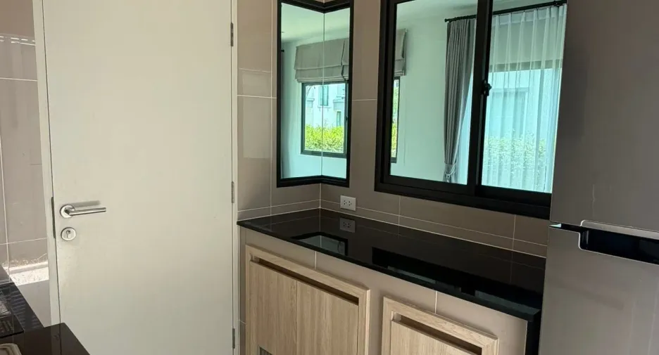 For sale 4 ベッドルーム house in Lat Krabang, Bangkok