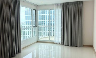 For rent 2 bedrooms condo in Yan Nawa, Bangkok