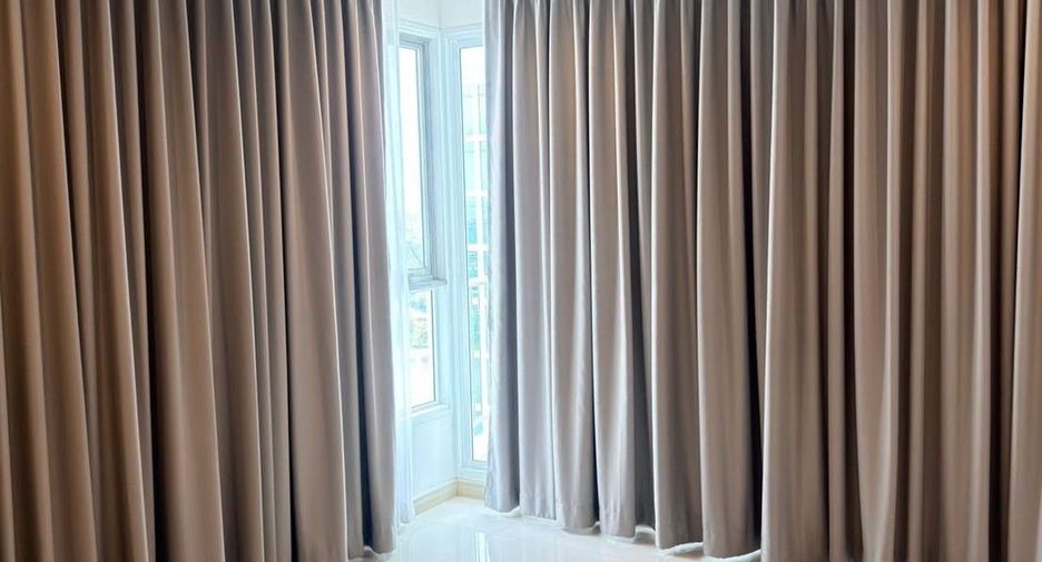 For rent 2 bedrooms condo in Yan Nawa, Bangkok