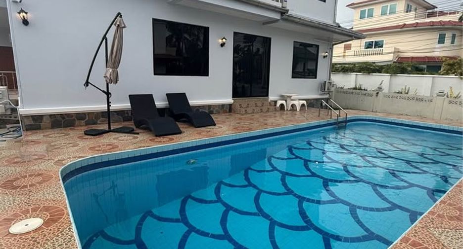 For sale 4 bedrooms house in East Pattaya, Pattaya