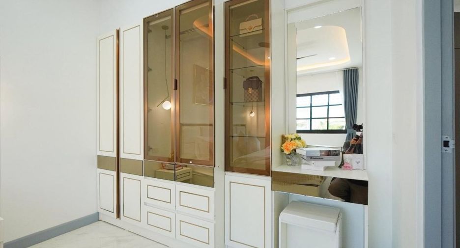 For sale 4 ベッドルーム house in East Pattaya, Pattaya