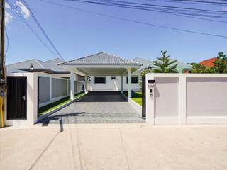 Haus zum Kauf mit 4 Zimmer in Bang Lamung, Chonburi