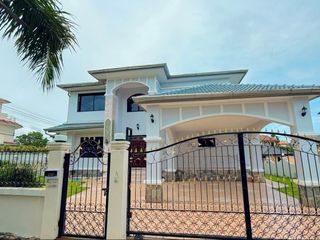 Villa en venta de 4 habitaciones en Bang Lamung, Chonburi