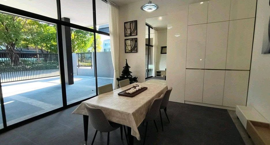 Haus zum Kauf mit 9 Zimmer in Bang Kapi, Bangkok
