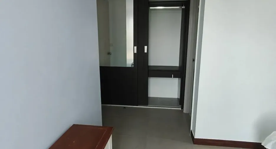 Аренда 2 спальни кондо в Щаттхана, Бангкок