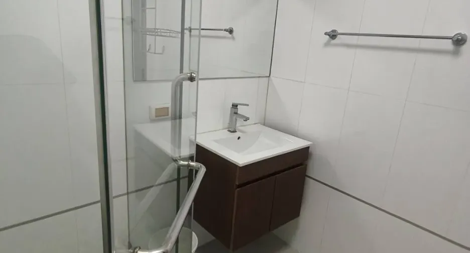 Аренда 2 спальни кондо в Щаттхана, Бангкок