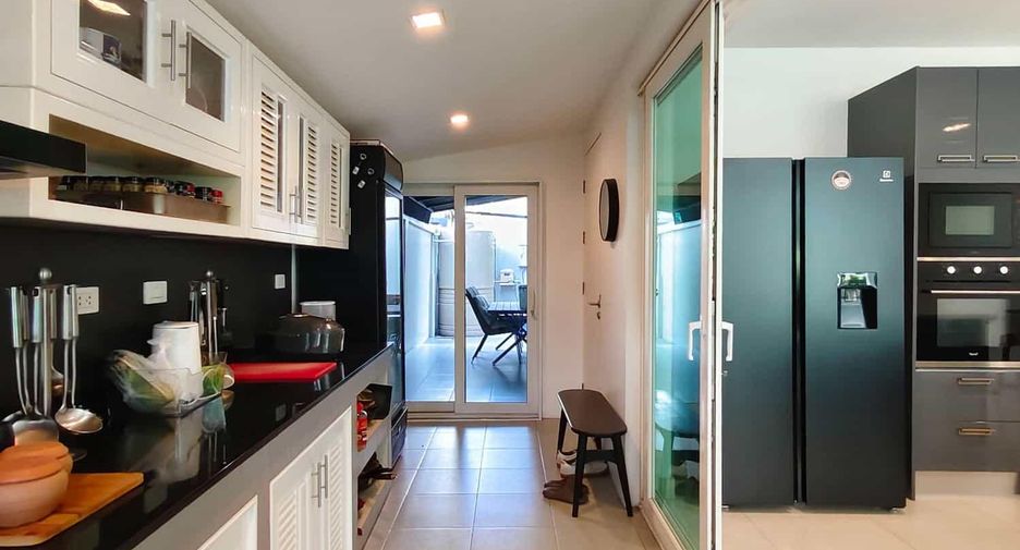 For sale 6 bedrooms villa in Hua Hin, Prachuap Khiri Khan