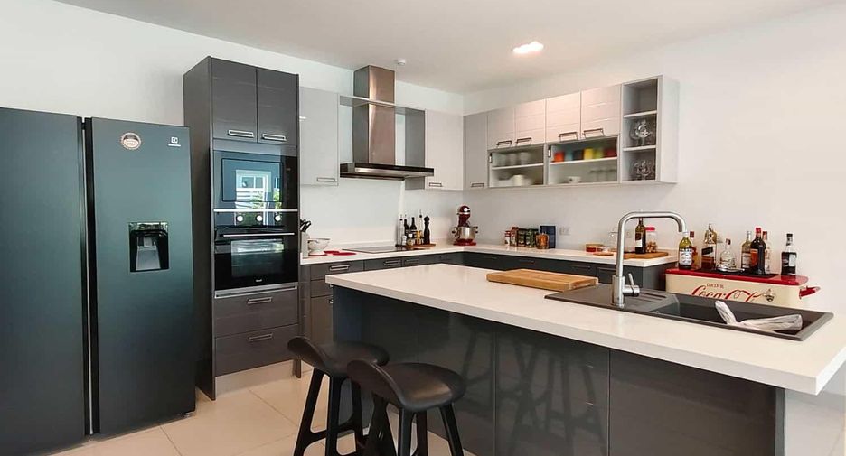 For sale 6 bedrooms villa in Hua Hin, Prachuap Khiri Khan