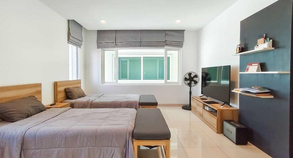 For sale 6 bedrooms villa in Hua Hin, Prachuap Khiri Khan