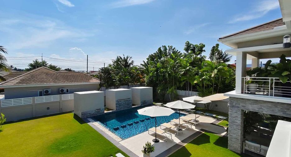 For sale 6 bedrooms villa in Hua Hin, Prachuap Khiri Khan