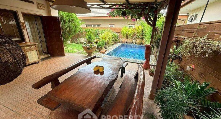 For sale 4 bedrooms villa in Huay Yai, Pattaya