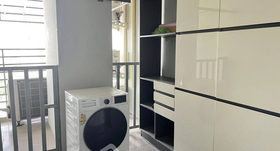 For sale 6 ベッドルーム condo in Huai Khwang, Bangkok