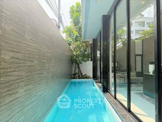À vendre 4 chambres maison à Bang Kapi, Bangkok