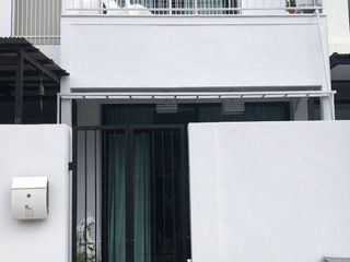 出售 4 卧室 联排别墅 在 Bang Lamung, Chon Buri