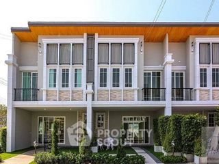 出售 4 卧室 联排别墅 在 Bang Lamung, Chon Buri