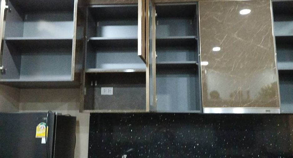 Аренда 1 кровать кондо в Кхлонг Сан, Бангкок