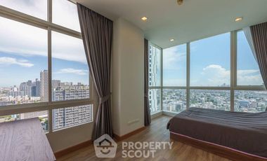 For rent 2 bedrooms condo in Phra Khanong, Bangkok