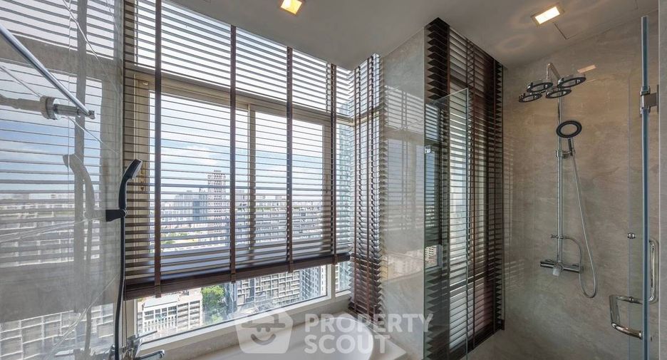 For rent 2 bedrooms condo in Phra Khanong, Bangkok