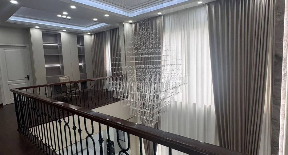 À louer 4 chambres maison à Saphan Sung, Bangkok