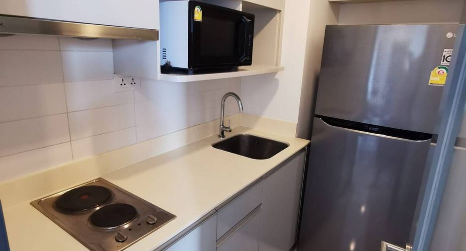 For rent 2 bedrooms condo in Phra Khanong, Bangkok