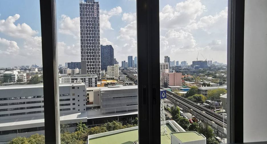 For rent 2 bedrooms condo in Phra Khanong, Bangkok