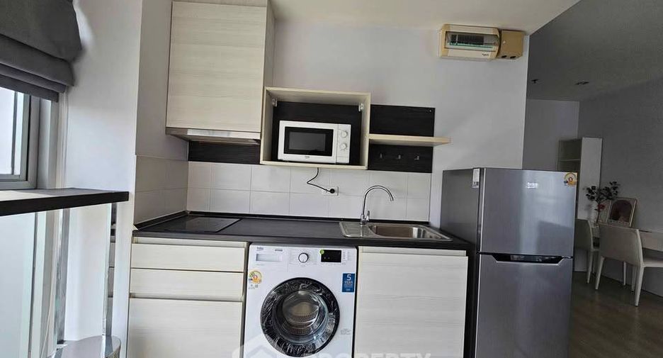 For rent 2 bedrooms condo in Huai Khwang, Bangkok