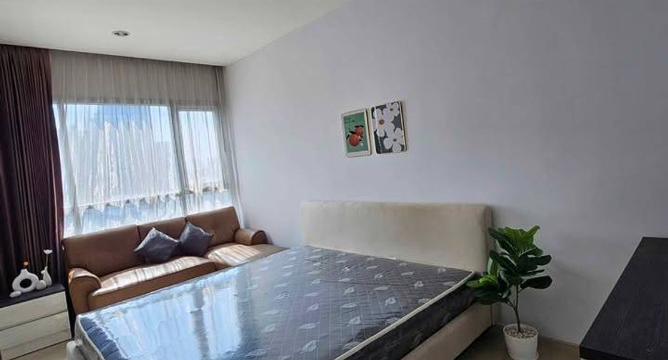 For rent 2 bedrooms condo in Huai Khwang, Bangkok