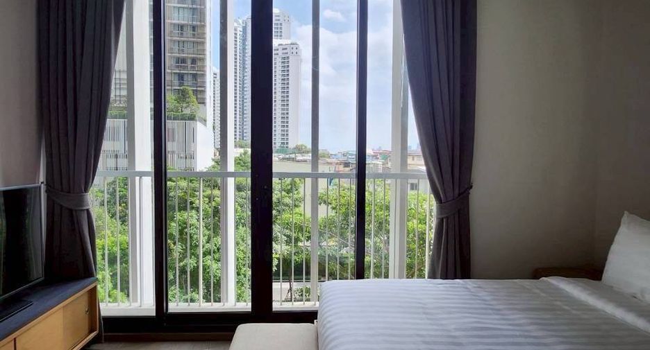For rent 2 bedrooms condo in Khlong Toei, Bangkok