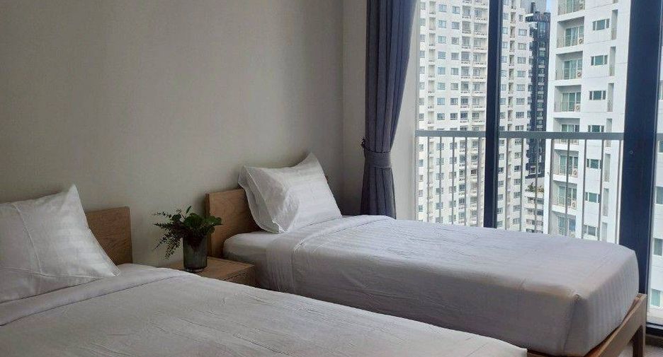 For rent 2 bedrooms condo in Khlong Toei, Bangkok