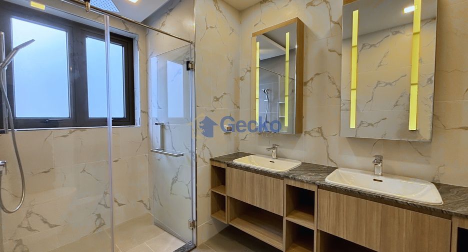 For rent and for sale 4 bedrooms house in South Pattaya, Pattaya