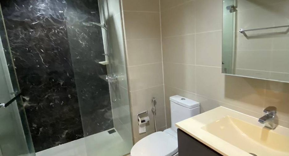 For rent 2 bedrooms condo in Khlong San, Bangkok