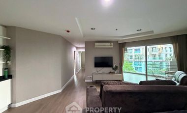 À louer 2 chambres condo à Huai Khwang, Bangkok