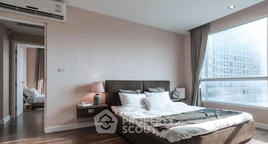For rent 2 bedrooms condo in Thon Buri, Bangkok